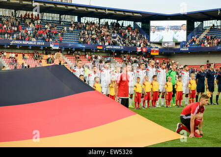 Cérémonie d'avant est vide lors de l'UEFA des moins de 21 championnats d'Europe groupe 2015 un match de football entre l'Allemagne et la Serbie au stade de Letna à Prague, République tchèque, 17 juin 2015. Photo : Thomas Eisenhuth/dpa Banque D'Images