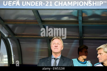 L'entraîneur de l'Allemagne Horst Hrubesch lors de l'UEFA des moins de 21 championnats d'Europe groupe 2015 un match de football entre l'Allemagne et la Serbie au stade de Letna à Prague, République tchèque, 17 juin 2015. Photo : Thomas Eisenhuth/dpa Banque D'Images