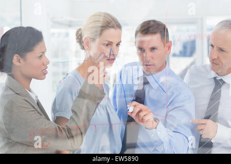 Graphique dessin d'affaires sur la vitre Banque D'Images