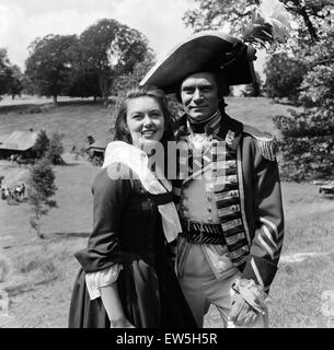 Janette Scott et Laurence Olivier sur le tournage de 'The Devil's Disciple' à Tring Park, Hertfordshire. 30 juillet 1958. Banque D'Images