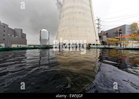 Jänschwalde, l'Allemagne, l'élevage de poissons dans la centrale électrique de Jänschwalde Banque D'Images