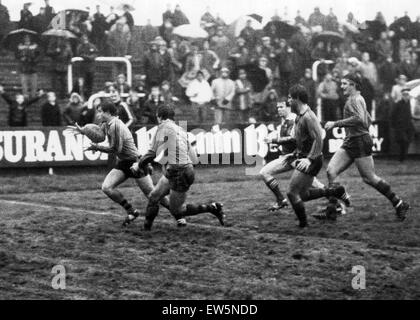 Llanelli v match de rugby en Australie, au cours de la tournée en Australie de Grande-Bretagne et d'Irlande. Llanelli a gagné : Llanelli 19, l'Australie 16. 20 novembre 1984. Banque D'Images