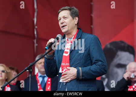 Russie, Moscou - 18 avril : Vice-président de la Douma de l'Assemblée fédérale Alexander Zhukov parler en cas de 80e anniversaire de l'équipe de Spartak Luzhniki de Moscou, Russie, 2015 Banque D'Images