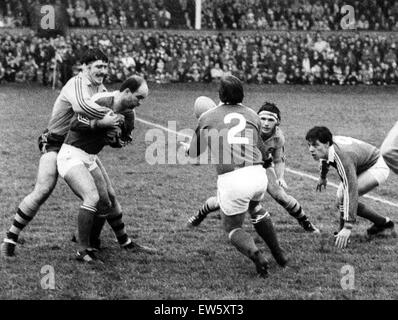 Llanelli v match de rugby en Australie, au cours de la tournée en Australie de Grande-Bretagne et d'Irlande. Llanelli a gagné : Llanelli 19, l'Australie 16. 20 novembre 1984. Banque D'Images