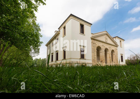 La Villa Pisani Bonetti est une villa patricienne conçue par Andrea Palladio, situé à Bagnolo, un hameau de la commune de Lonigo Banque D'Images