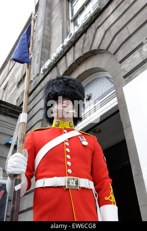 Edinburgh, Ecosse, Royaume-Uni. 18 Juin, 2015. Pour célébrer le 200e anniversaire de la bataille de Waterloo, l'Edinburgh International Film Festival présente une projection spéciale de Sergei Bondarchuk's film 1970 Waterloo en partenariat avec le Royal Edinburgh Military Tattoo et le Royal Scots Dragoon Guards photographié le Soldat Colin Qua Crédit : Richard Dyson/Alamy Live News Banque D'Images