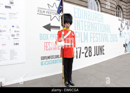 Edinburgh, Ecosse, Royaume-Uni. 18 Juin, 2015. Pour célébrer le 200e anniversaire de la bataille de Waterloo, l'Edinburgh International Film Festival présente une projection spéciale de Sergei Bondarchuk's film 1970 Waterloo en partenariat avec le Royal Edinburgh Military Tattoo et le Royal Scots Dragoon Guards photographié le Soldat Colin Qua Crédit : Richard Dyson/Alamy Live News Banque D'Images