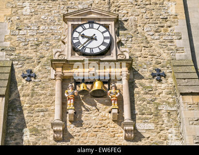 L'horloge et les cloches de la ville d'OXFORD SUR LA CARFAX OU ST. MARTINS TOWER Banque D'Images