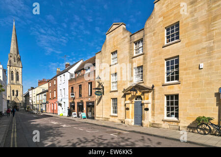 La ville d'OXFORD HOUSE ET LE VANBURGH WESLEY MEMORIAL CHURCH À ST.MICHAELS STREET Banque D'Images