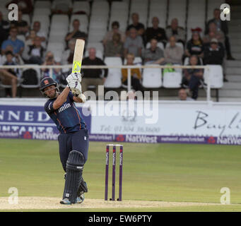 Canterbury, UK. 18 Juin, 2015. Mark Pettini en action au bâton d'Essex. T20 Natwest Blast. Vs Spitfires Kent Essex Eagles © Plus Sport Action/Alamy Live News Banque D'Images