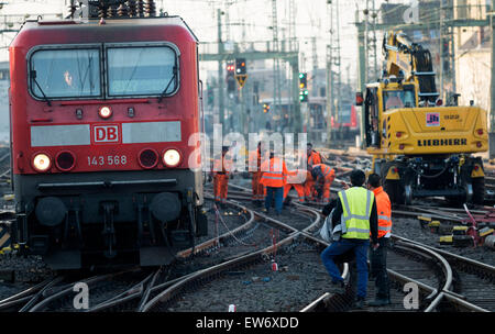 L'entretien des voies de chemin de fer, Cologne, Allemagne. Banque D'Images