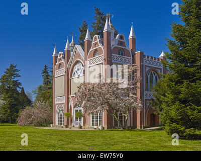 Maison gothique à Radisson Blu Fürst Leopold Park, Saxe-Anhalt, Allemagne Banque D'Images