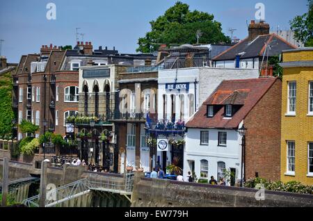 Lower Mall, Hammersmith, à l'ouest de Londres, avec la Blue Anchor et Rutland Arms pubs, England, UK Banque D'Images