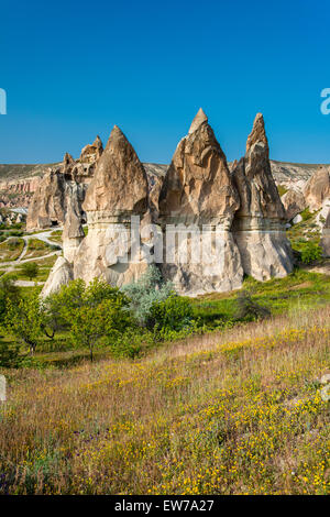 Cheminées de fées rock formation près de Göreme, Cappadoce, Turquie Banque D'Images