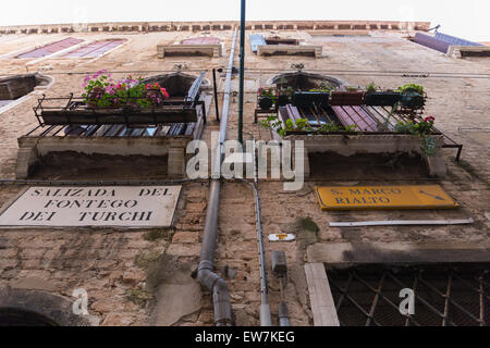 Les plaques de rue à Venise Banque D'Images