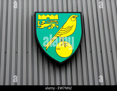 Norwich City Football Club extérieur badge sol Carrow Road, Norwich, Norfolk, Angleterre, Royaume-Uni. Banque D'Images