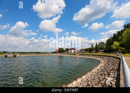 Lac artificiel près de Nielisz village situé dans la province de Lublin, Pologne. Banque D'Images