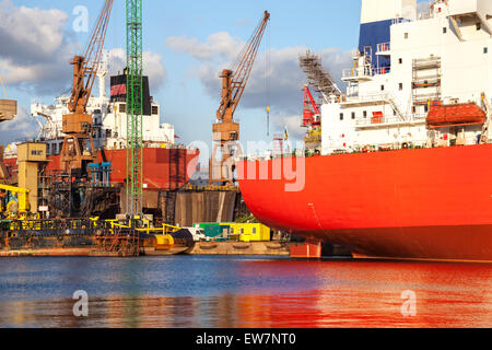 Site de construction dans le chantier naval de Gdansk en Pologne. Banque D'Images