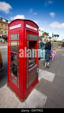 Royaume-uni, Pays de Galles, Conwy, Llandudno, Gloddaeth Street, K6 téléphone fort convertis en cash machine Banque D'Images