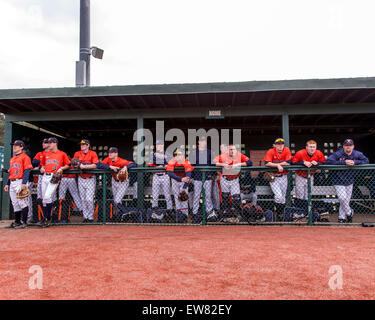 Myrtle Beach, L.C. (USA. 28 Février, 2015. Montres Virginie réchauffage Seton Hall avant de leur jeu à l'expérience Ripken à Myrtle Beach, Caroline du Sud © csm/Alamy Live News Banque D'Images