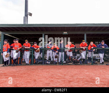 Myrtle Beach, L.C. (USA. 28 Février, 2015. Montres Virginie réchauffage Seton Hall avant de leur jeu à l'expérience Ripken à Myrtle Beach, Caroline du Sud © csm/Alamy Live News Banque D'Images