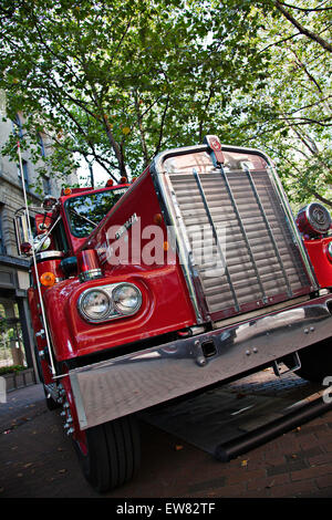 Camion Vintage en Occidental Park pour la fête du Feu 2014. Seattle Washington. Banque D'Images