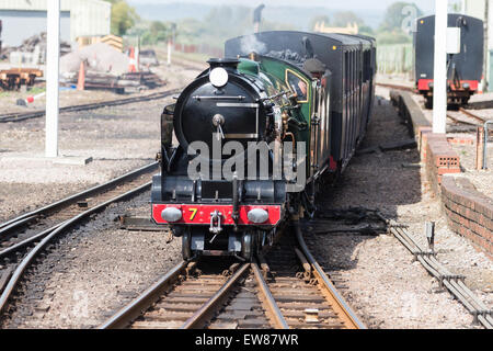 Petit train à vapeur sur le Romney, Hythe et Dymchurch Railway, Kent, Angleterre Banque D'Images