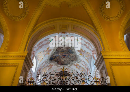 Détail du plafond de prises de l'entrée de l'église des jésuites à Lucerne, Suisse Banque D'Images