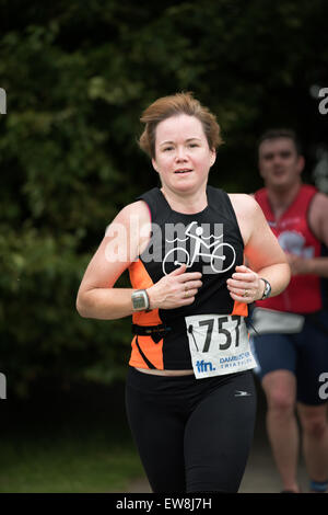 Rutland Water, dans le Leicestershire. 20 Juin, 2015. Concurrent au Triathon Dambuster événement. Credit : miscellany/Alamy Live News Banque D'Images