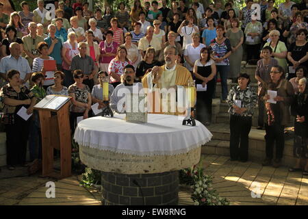 Fête de la manifestation du Seigneur à Pierre et aux Apôtres, présidée par Fr. Pierbattista Pizzaballa, Custode de Terre Sainte à l'église St Peter's primauté à Tabgha le long de la mer de Galilée Banque D'Images