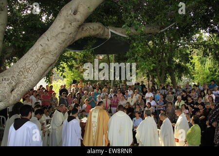 Fête de la manifestation du Seigneur à Pierre et aux Apôtres, présidée par Fr. Pierbattista Pizzaballa, Custode de Terre Sainte à l'église St Peter's primauté à Tabgha le long de la mer de Galilée Banque D'Images