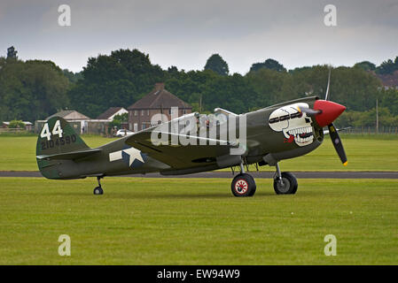 P-40N Warhawk (44-2104590-1), Lulu Belle Mustang Cosford Raf England Uk Air Show afficher Banque D'Images