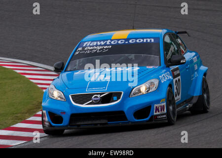 Robert Dahlgren a participé à la séance de qualification de la WTCC Race of Japan 2011, au volant de Volvo Polestar Racing. L'événement faisait partie du Championnat du monde FIA des voitures de tourisme, qui s'est tenu sur le circuit de Suzuka. Banque D'Images