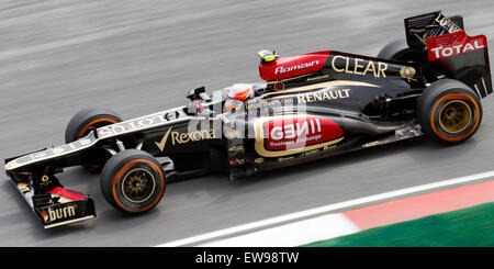 Romain Grosjean a participé au Grand Prix de Malaisie de formule 1 2013, mettant en valeur ses compétences lors de la première séance d'essais libres, en préparation de la course à venir. Banque D'Images