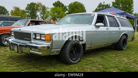 PAAREN IM GLIEN, ALLEMAGNE - le 23 mai 2015 : berline Chevrolet Caprice wagon station, 1979. L'oldtimer show à MAFZ. Banque D'Images