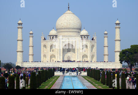 Taj Mahal Inde monde étonnant Taj Mahal mausolée en marbre blanc vue colorée Banque D'Images