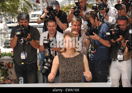 CANNES, FRANCE - 17 MAI 2011 : Jodie Foster au photocall de son film 'The Beaver' en compétition au 64e Festival de Cannes. Banque D'Images