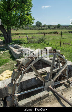 Ancienne roue à eau Jehlum Pakistan Banque D'Images