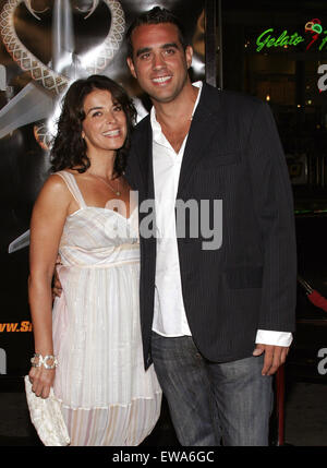 Annabella Sciorra et Bobby Cannavale assister à la Premiere de 'Snakes' dans un avion qui s'est tenue à l'Grauman's Chinese Theatre. Banque D'Images