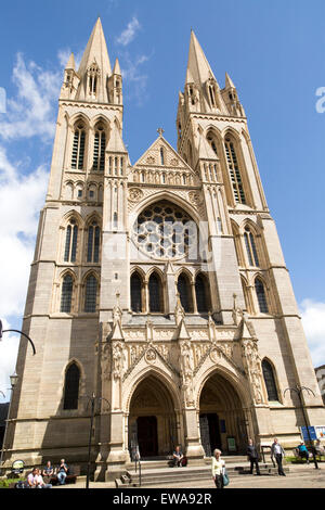 Façade de la cathédrale de Truro, Cornwall, England, UK Banque D'Images