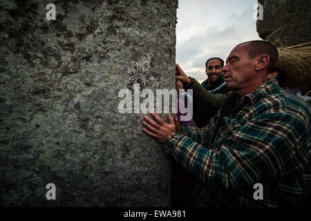 Avebury, UK. 21 Juin, 2015. Solstice d'été à Stonehenge Crédit : Guy Josse/Alamy Live News Banque D'Images