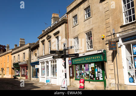 Les bâtiments historiques et boutiques, High Street, Corsham, Wiltshire, England, UK Banque D'Images