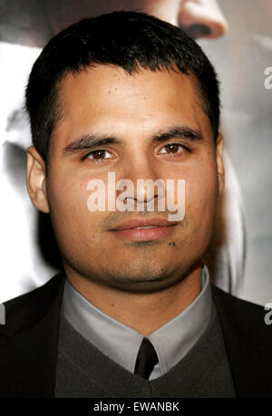 Michael Pena assiste à la première de Los Angeles 'Shooter' tenu à la Mann Village Theater à Westwood. Banque D'Images