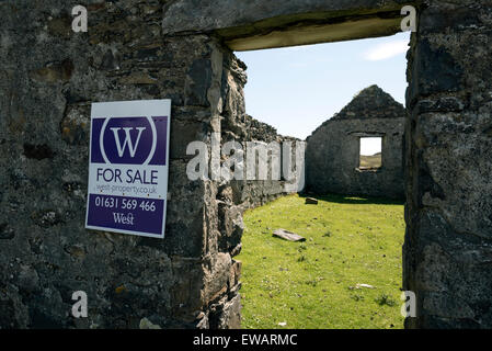 Ruines chapelle propriété à vendre Route Uisken Bunessan village Ross of Mull Hébrides intérieures de l'Écosse Banque D'Images