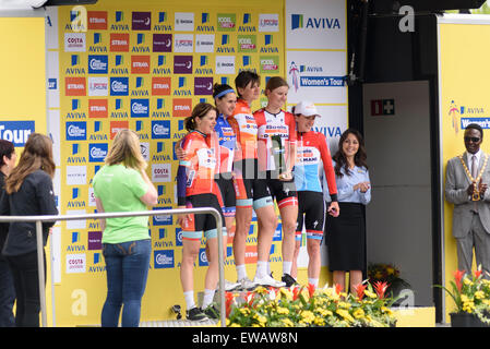 Hemel Hempstead, Royaume-Uni. 21 Juin, 2015. Aviva WT women's cycling tour, au Royaume-Uni. Credit : Carpe Diem/Alamy Live News Banque D'Images