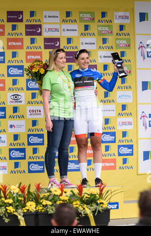 Hemel Hempstead, Royaume-Uni. 21 Juin, 2015. Aviva WT women's cycling tour, au Royaume-Uni. Credit : Carpe Diem/Alamy Live News Banque D'Images