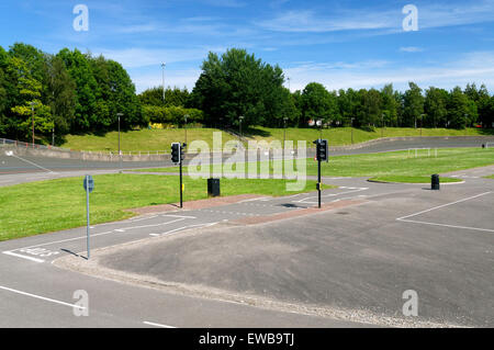 Maindy Stadium Piste cyclable et rue des maquettes pour les apprentis conducteurs, Cardiff, Pays de Galles, Royaume-Uni. Banque D'Images