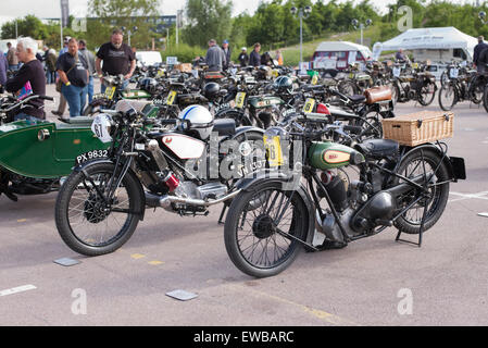 Les motos vintage britannique à la VMCC. Banbury Banbury, Oxfordshire, Angleterre Banque D'Images