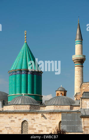 Türkei, Konya, Mevlana-Museum Mevlana-Mosche Minarett, der und Türbe des Calaeddin Rumi, des Gründers des Mevlana-Ordens Banque D'Images