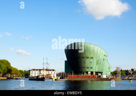 NeMo (Musée National des Sciences et de la technologie), Oosterdok. Amsterdam, Pays-Bas. Banque D'Images